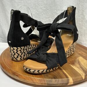 Ugg‎ Yarrow Wedge Shoes Woman's 9 Black Tan Zip Ankle Bow Romantic Neutral